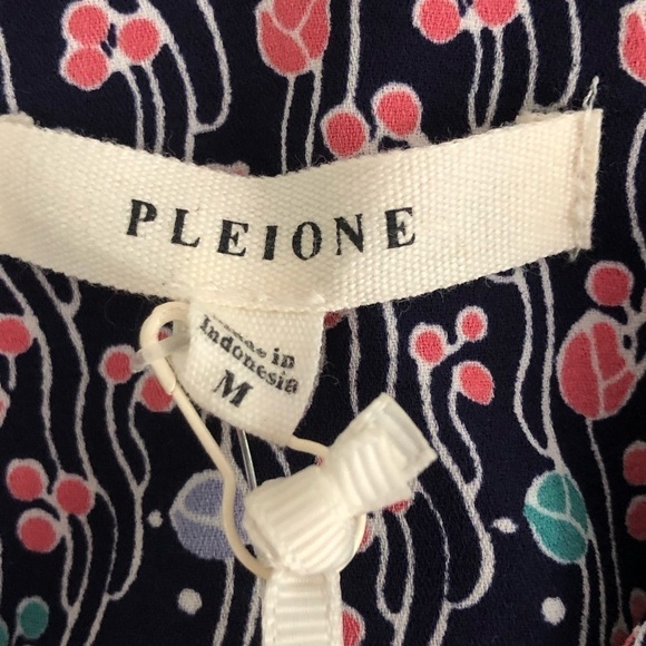 Pleione V-Neck Sleeveless Pullover Blouse Medium - Picture 9 of 9